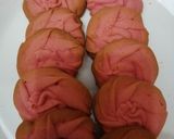 A picture of step 4 of Strawberry cookies.