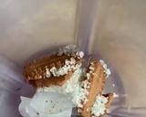 A picture of step 2 of Candi Milkshake.