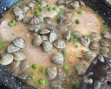 Foto del paso 7 de la receta Merluza a la vasca con espárragos