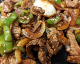 Foto del paso 2 de la receta: Ternera china salteada con cebolla y pimientos