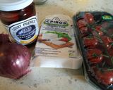 A picture of step 3 of Greek salad omelette.
