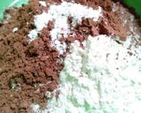 Foto langkah ke 2 dari resep Bolu kukus coklat.