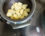 A picture of step 2 of Dahi wale aloo ki sabji.