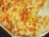 રોટલી પીઝા (Rotli Pizza Recipe In Gujarati)