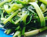 Hình bước làm 3 của món Cần nước xào tỏi