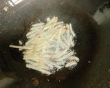 芹菜炒花枝的食譜步驟2照片