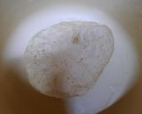 A picture of step 2 of Chicken tandoori bread.
