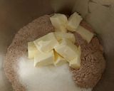 Foto del passaggio 4 della ricetta Sbriciolata al cioccolato e pere con confettura di pere e cacao