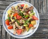 A picture of step 4 of Salade Niçoise - Nice salad.