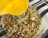 A picture of step 4 of Sabudana Vada.