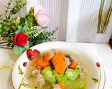 Foto langkah ke 7 dari resep Sup Bakso Wortel Gambas simpel.