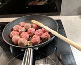 A picture of step 3 of Courgetti and Meatballs.
