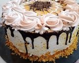 A picture of step 6 of Chocolate, caramel cream cake.