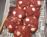 Foto langkah ke 6 dari resep Red Velvet Soft Cookies Sourdough Discard.