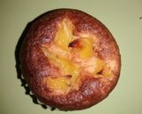 Túrós-barackos muffin csokidarabokkal recept fázis 4 fotója
