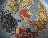 Gambar langkah 1 resipi Kukul Mas Curry Sri Lanka.