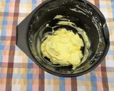 A picture of step 5 of Easter Cupcakes.