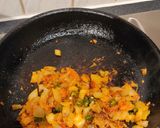 A picture of step 3 of Egg burgi.
