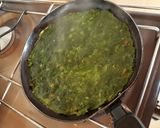 Foto del paso 3 de la receta: Omelette de espinaca relleno con tomate, pepino y zanahoria