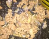 A picture of step 2 of Chili cheese fries.