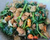 Foto langkah ke 4 dari resep Tumis tempe kangkung.