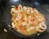 Foto langkah ke 2 dari resep Udang-cumi masak saos Padang.