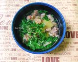 Hình bước làm 4 của món Canh Cải Chua Nấu Gân Bò