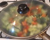 Lazac brokkolis gomba mártásban recept fázis 5 fotója