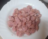 Foto del paso 3 de la receta: Rehogado de arvejas con salchichas frescas y arroz blanco