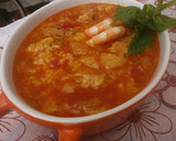 Foto del paso 4 de la receta: Sopa de tomate con langostinos