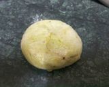 A picture of step 2 of Matar poori.