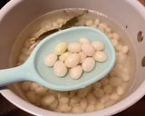 Hình bước làm 2 của món Đậu Coco Sốt Cà Chua & Andouillette