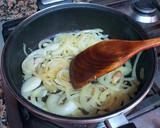 Foto del paso 2 de la receta: Pollo estofado con patatas en salsa básica