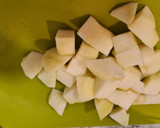 Foto del paso 3 de la receta: Carrilleras ibéricas en salsa de reineta, calabacín y macademia
