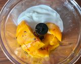 Foto del passaggio 3 della ricetta 228 • Frullato di mango, cardamomo e zafferano 🥭🥭🥭