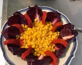 Une image de l'étape 5 de Trévise en salade au maïs,feta,poivron rouge,tomate séchée et câpres italiennes.