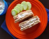 A picture of step 4 of Dahi Cold Sandwich.
