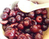 Foto del paso 1 de la receta: Helado de cerezas, yogur griego y queso mascarpone, de Emma