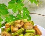Hình bước làm 2 của món Cà tím, đậu bắp, tàu hủ kho sả