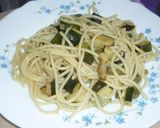 Cukkinis citromos kapribogyós spagetti recept fázis 6 fotója