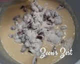 A picture of step 2 of Mulberry and White Butter Cupcakes.