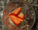 Foto del paso 5 de la receta: Postre de Frutillas y Leche Condensada
