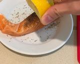 A picture of step 1 of Seared salmon with butter and soy sauce - Japanese style.