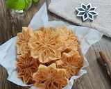 Foto langkah ke 8 dari resep Kembang Goyang Wijen.