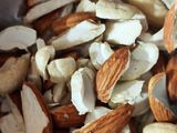 ડ્રાય ફ્રુટ ચીકી (Dry Fruit Chikki Recipe In Gujarati)