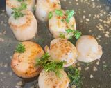 A picture of step 9 of Pan Fried Scallops With Garlic & Lemon 🍋.