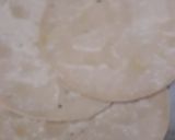 A picture of step 2 of Palak methi chapati bhakharwadi.