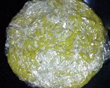 A picture of step 5 of Maggi Pizza.