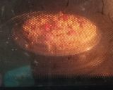 A picture of step 4 of Onion pizza.