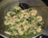 Foto del paso 3 de la receta: Espaguetis con brócoli y camarones